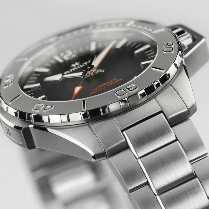 Hamilton Khaki Navy
Frogman Auto
Automatic | 46mm | H77815130
Ø 41mm
Ø 46mm