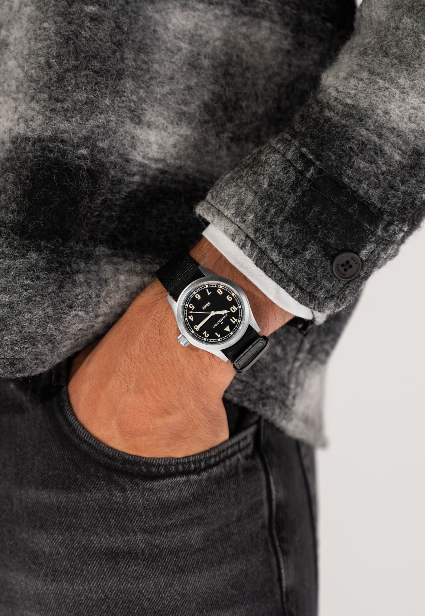 Hamilton Khaki Field
Quartz 38mm
Quartz | 38mm | H69401430