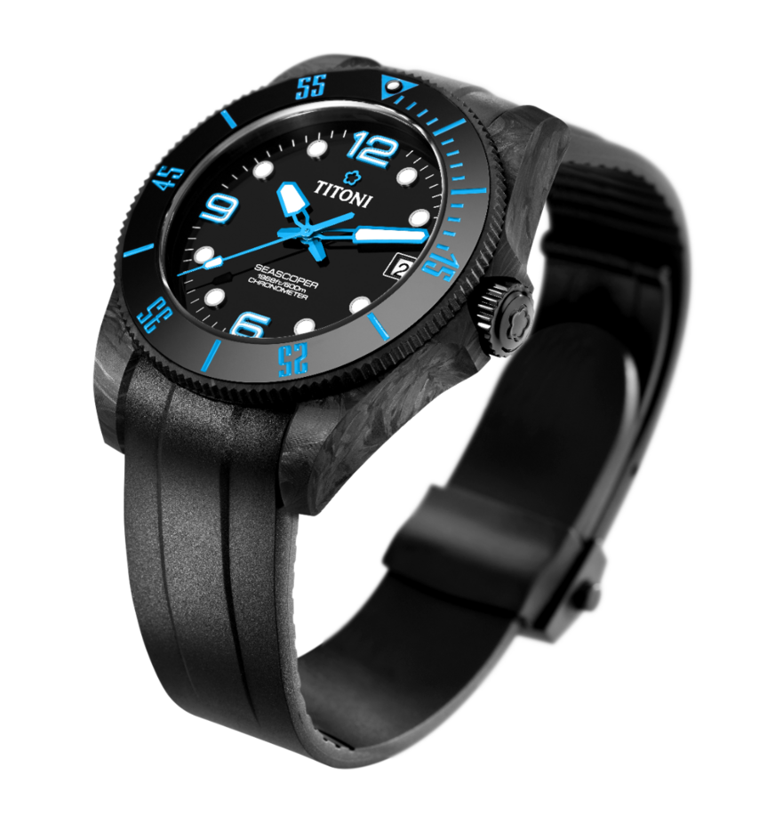 TITONI Seascoper 83600 C-BL-256                                42 mm, Carbon / black ceramic with blue font