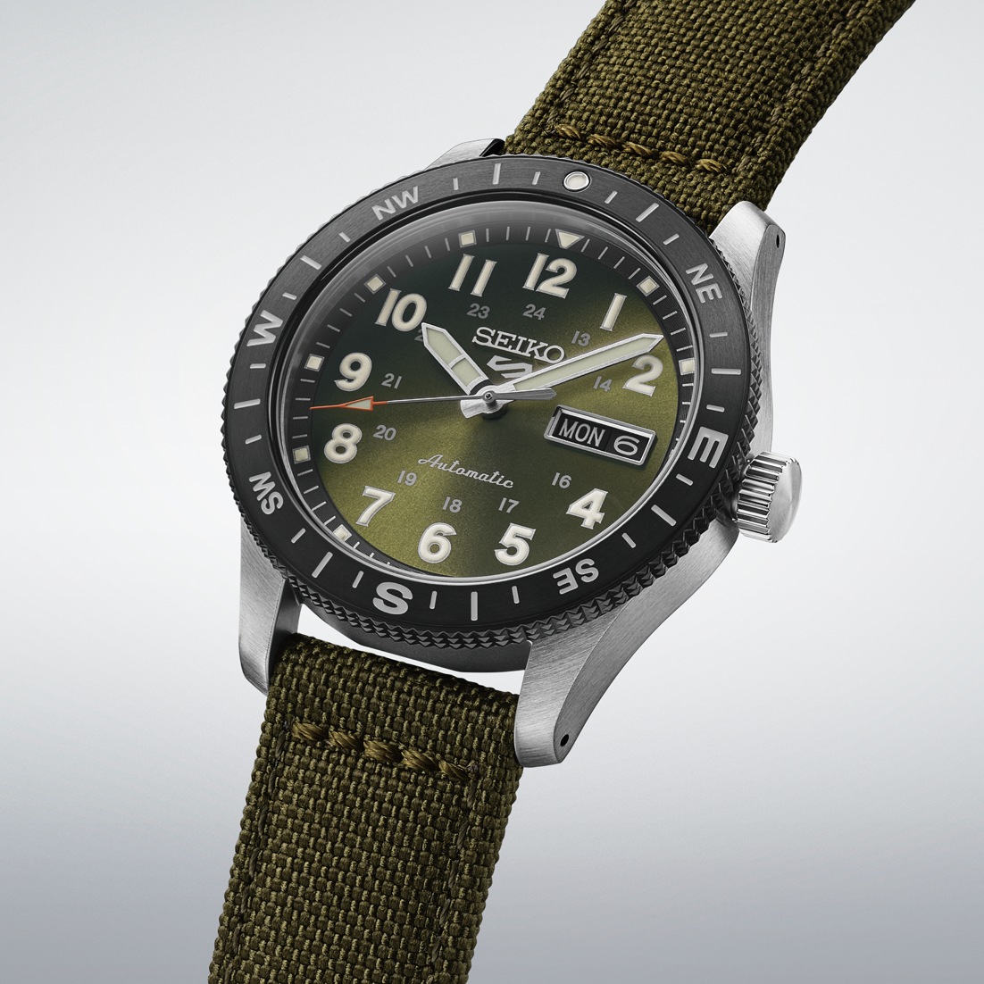 Seiko 5 Sports
Field Series
HDB008K1