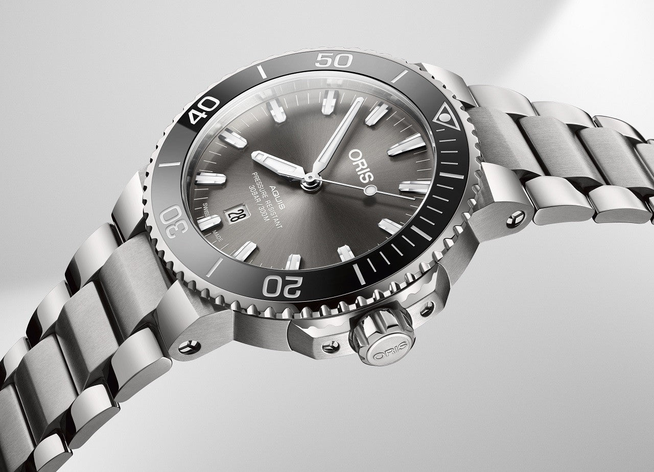 ORIS AQUIRS DATE TITANIUM 01 733 7730 7153-07 8 24 15PEB  43.5mm