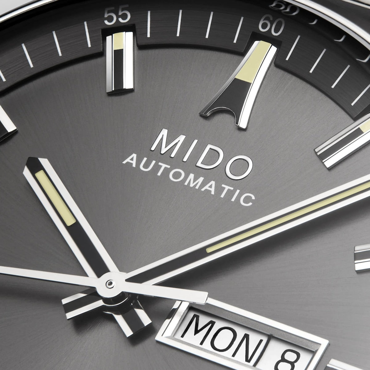 MIDO Limited edition 1889 pieces
Commander IBA
M021.431.11.061.02 - ∅ 40mm