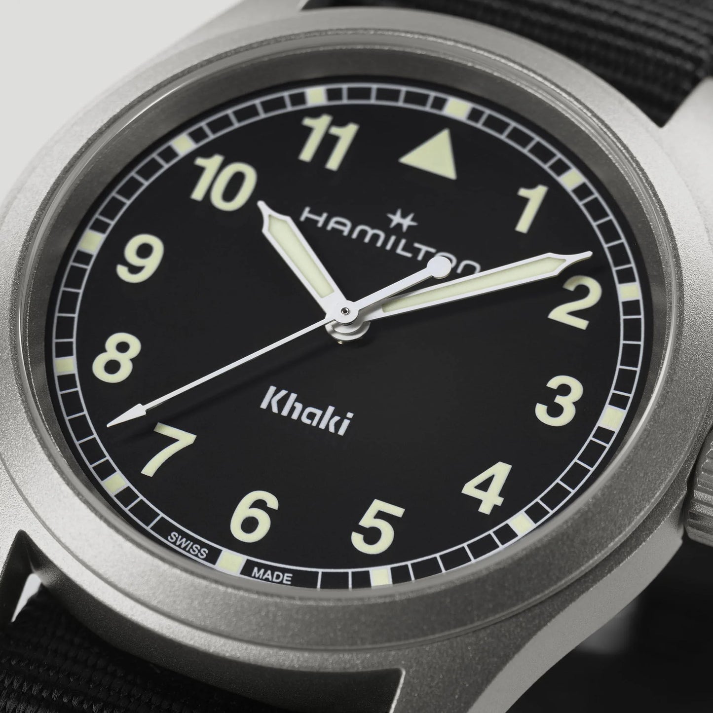 Hamilton Khaki Field
Quartz 38mm
Quartz | 38mm | H69401430
